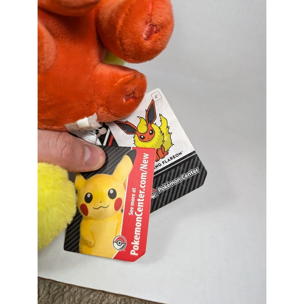 READ Pokemon Center Flareon & Tomy Vaporeon Plush Lot NWT